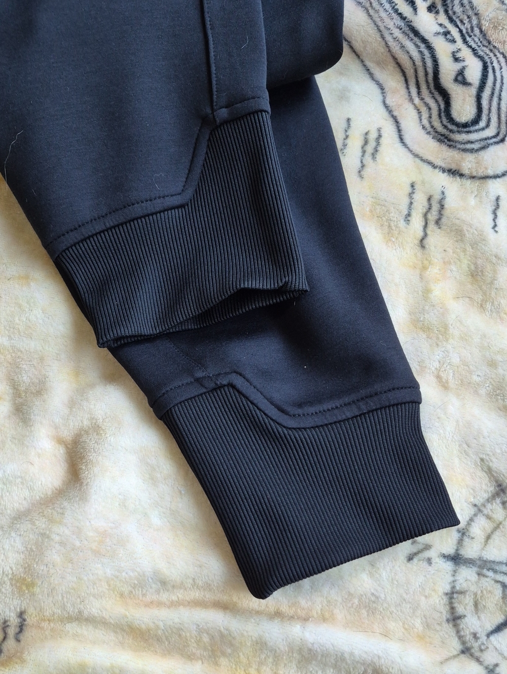NWT On Running Sweat Pants Black Jogger Sweatpants Mens Size Small Very Soft - Picture 9 of 12